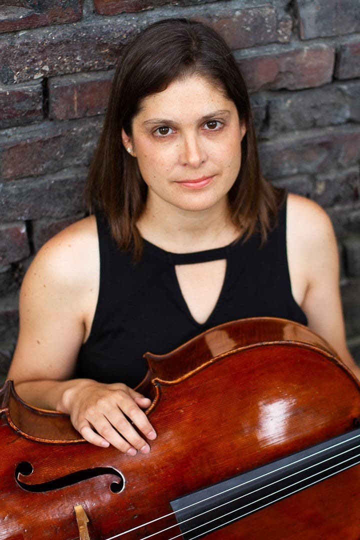 Headshot of Rose Bellini '97 with her cello